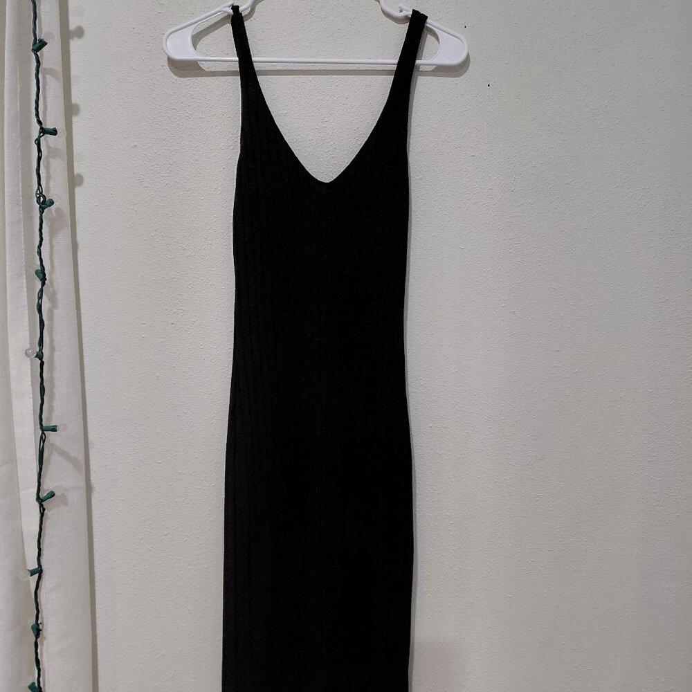 Zara Black Ribbed V‑Neck Midi Dress